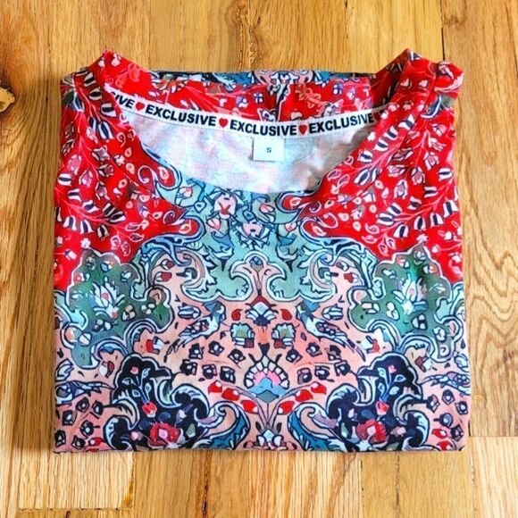 🤸♀️3 for 12🤸♂️ Handkerchief Style Crew Tee Top Small - Picture 6 of 6